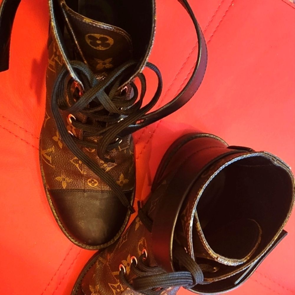 Louis Vuitton Brown and Black Monogram Boots - Picture 4 of 12